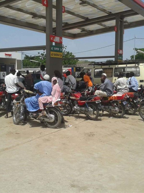 Exclusif : Le gouvernement négocie la baisse des prix du carburant avec la Cnpci