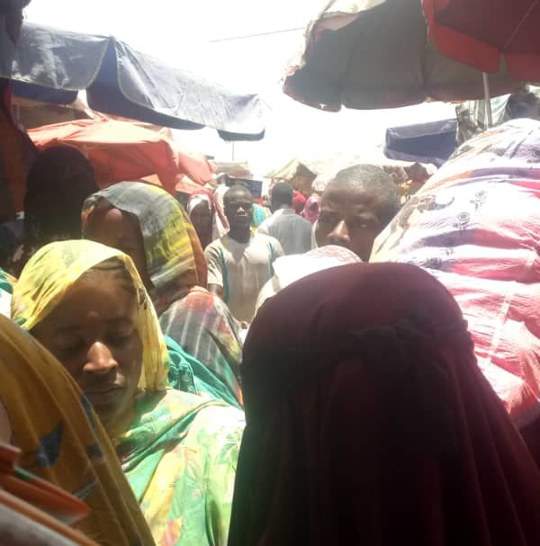 Les marchés ont rouvert timidement