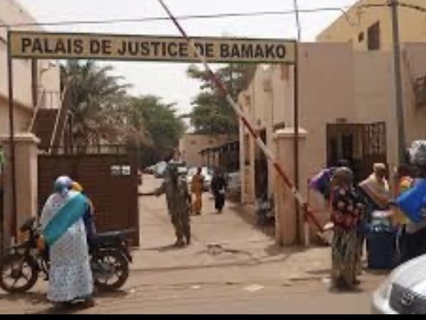 Mali : 10 cadres de l’opposition placés sous mandat de dépôt