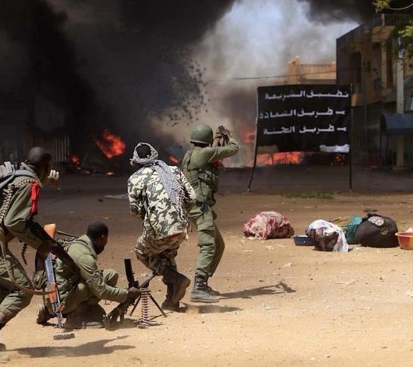 Le Tchad condamne les attaques terroristes  de Bamako