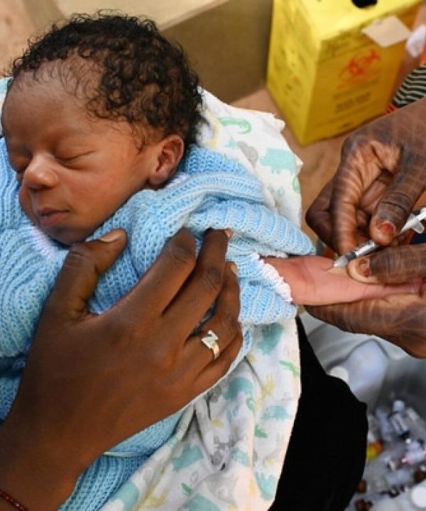 Tchad : introduction des vaccins contre le paludisme, les infections respiratoires et les maladies diarrhéiques