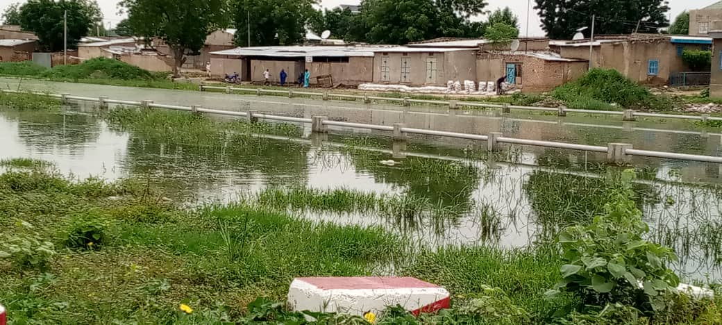 Le canal d’Ardep-djoumal déborde dangereusement 1