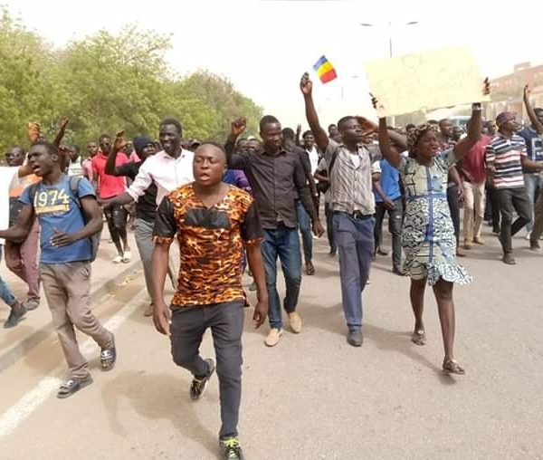 Les étudiants de l’Université de N’Djaména de nouveau dans la rue pour exiger plus de bus